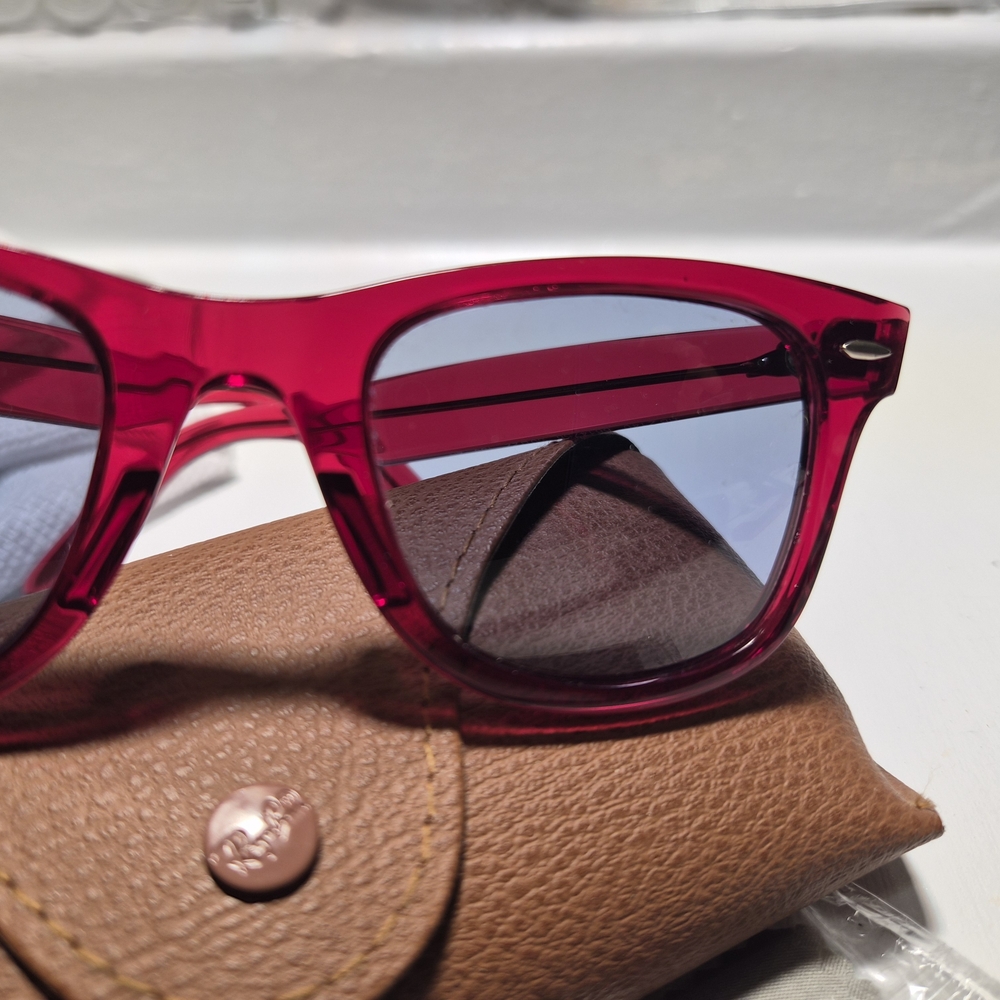Ray Ban Original Wayfarer Colorblock Sunglasses in Red Womens - Picture 6 of 16